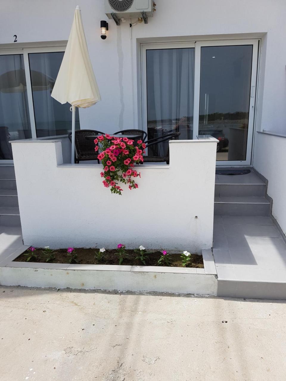 Avdiu Apartment ウルツィニ エクステリア 写真